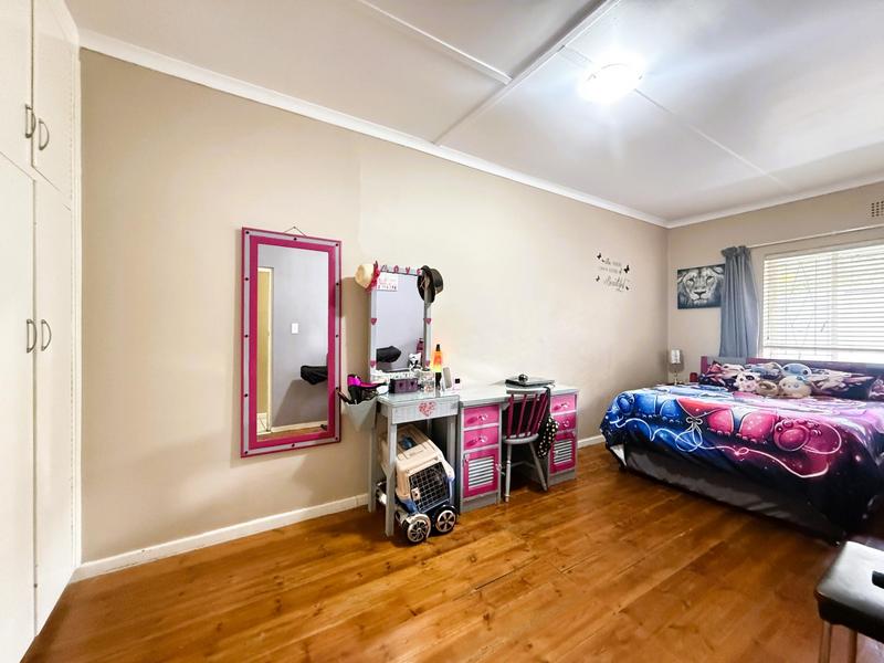 4 Bedroom Property for Sale in Amandelrug Western Cape